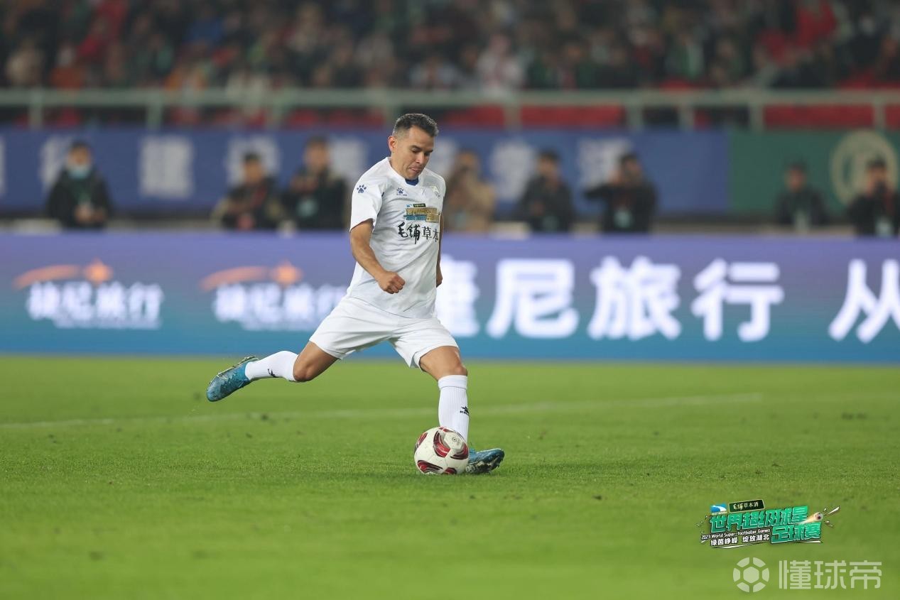包含一战成名，国内足球世纪对决火爆开赛的词条