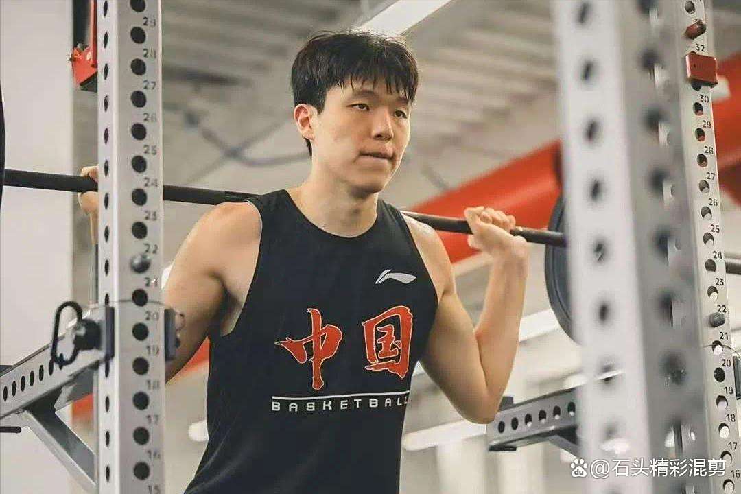 包含开拓者官博分享杨瀚森混剪视频：让联盟注意到你的词条